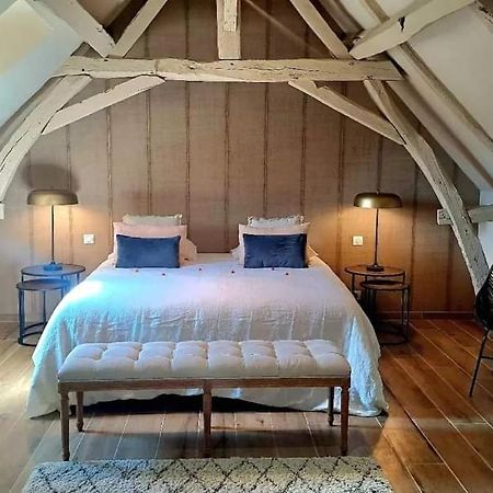 ホテル Domaine De La Limetiere Neuvy-le-Roi エクステリア 写真