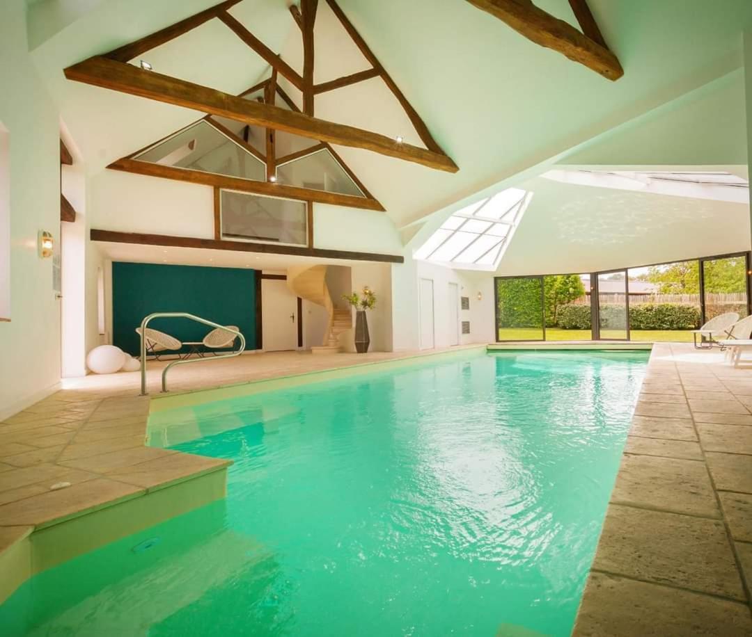 ホテル Domaine De La Limetiere Neuvy-le-Roi エクステリア 写真